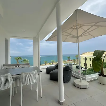 Suitenes Coast 4*