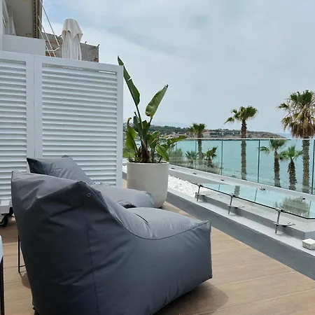 Suitenes Coast 4*