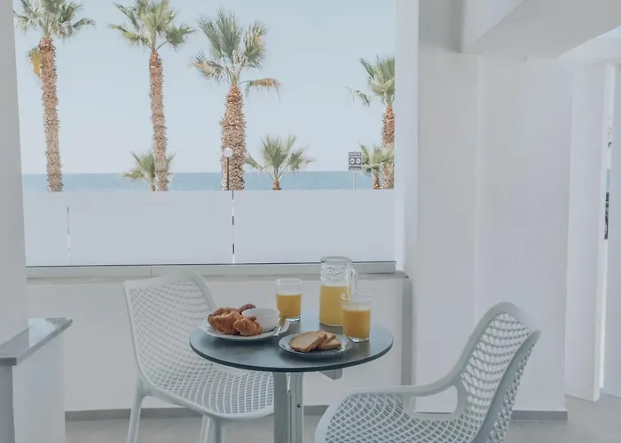 Aparthotel Suitenes Coast 4*